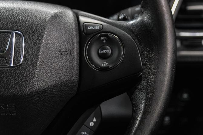 Honda Vezel I с пробегом 2014 года, цена 1 399 000 рублей, 165700 км, внедорожник, Автокод Объявления
