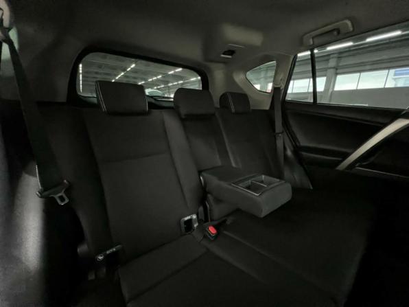 Toyota RAV4 IV (XA40) Рестайлинг с пробегом 2017 года, цена 2 350 000 рублей, 152863 км, внедорожник, Автокод Объявления