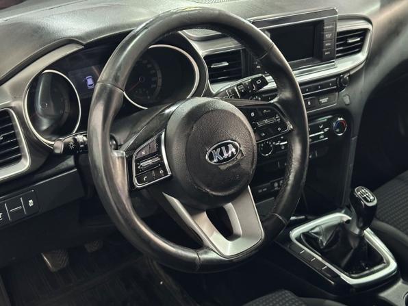 Kia Ceed III с пробегом 2018 года, цена 1 560 000 рублей, 438884 км, универсал, Автокод Объявления