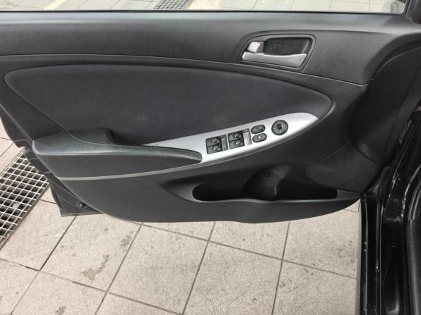 Hyundai Solaris I Рестайлинг с пробегом 2015 года, цена 950 000 рублей, 116387 км, седан, Автокод Объявления