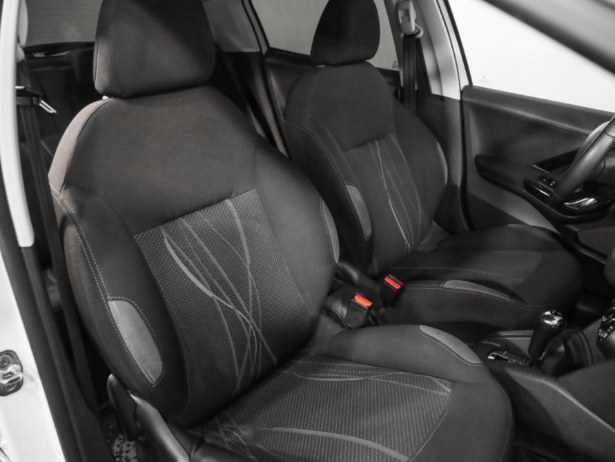 Peugeot 208 I Санкт-Петербург  - изображение 19