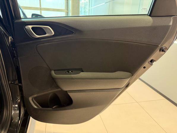 Kia Ceed III Рестайлинг с пробегом 2022 года, цена 2 089 000 рублей, 75000 км, хэтчбек, Автокод Объявления