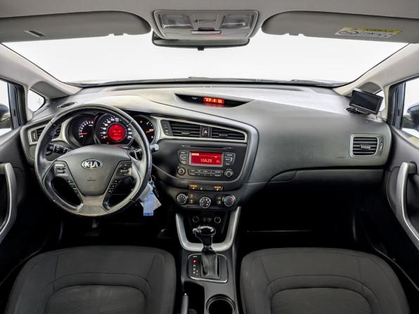 Kia Ceed II Рестайлинг с пробегом 2017 года, цена 1 320 000 рублей, 143061 км, хэтчбек, Автокод Объявления