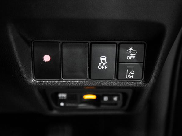 Honda Stepwgn V Рестайлинг с пробегом 2019 года, цена 2 195 000 рублей, 76109 км, минивэн, Автокод Объявления