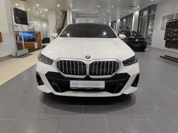 BMW 5 серии VIII (G60/G61/G68) с пробегом 2023 года, цена 7 700 000 рублей, 9795 км, седан, Автокод Объявления
