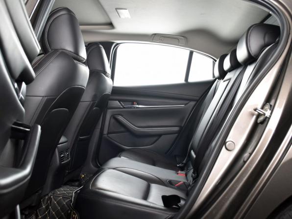 Mazda 3 IV (BP) с пробегом 2019 года, цена 2 374 995 рублей, 14650 км, седан, Автокод Объявления