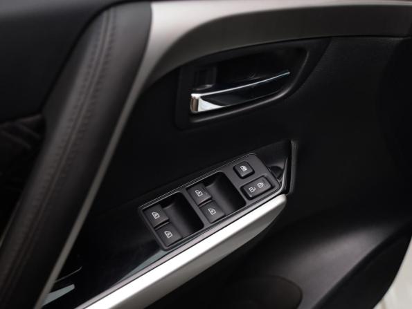 Mitsubishi Montero Sport III Рестайлинг с пробегом 2022 года, цена 4 199 000 рублей, 55400 км, внедорожник, Автокод Объявления
