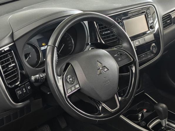 Mitsubishi Outlander III Рестайлинг 2 с пробегом 2017 года, цена 1 950 000 рублей, 84067 км, внедорожник, Автокод Объявления