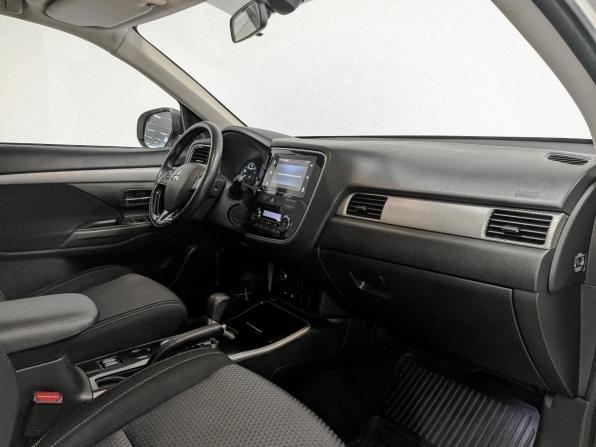 Mitsubishi Outlander III Рестайлинг 2 с пробегом 2018 года, цена 2 190 000 рублей, 51500 км, внедорожник, Автокод Объявления