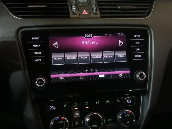 Skoda Octavia III (A7) Рестайлинг с пробегом 2017 года, цена 2 299 000 рублей, 37787 км, лифтбек, Автокод Объявления