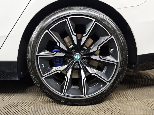BMW 5 серии VIII (G60/G61/G68) с пробегом 2023 года, цена 6 900 000 рублей, 32037 км, седан, Автокод Объявления