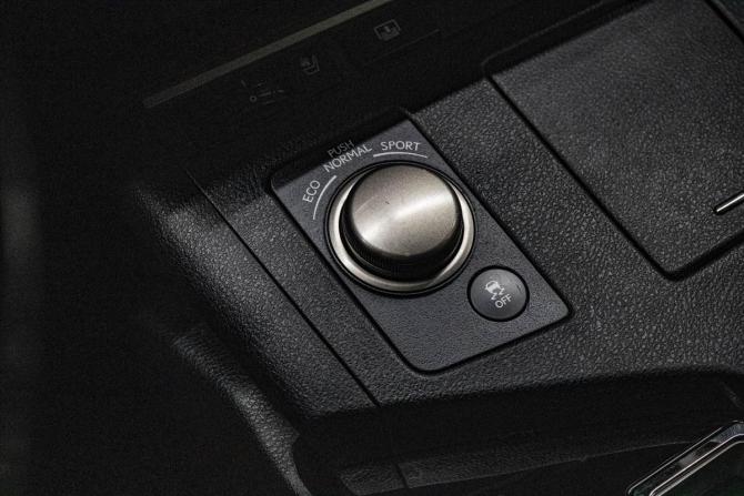Lexus ES VI с пробегом 2014 года, цена 2 049 000 рублей, 132647 км, седан, Автокод Объявления