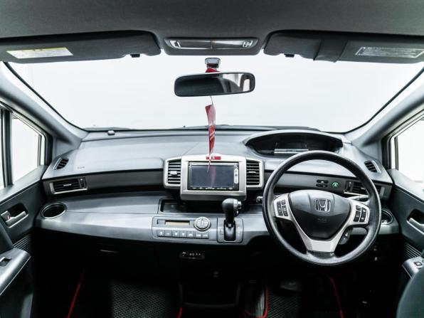 Honda Freed I Рестайлинг с пробегом 2013 года, цена 999 000 рублей, 130580 км, компактвэн, Автокод Объявления