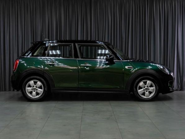 Mini Hatch III (F55/F56) с пробегом 2018 года, цена 1 349 000 рублей, 132437 км, хэтчбек, Автокод Объявления