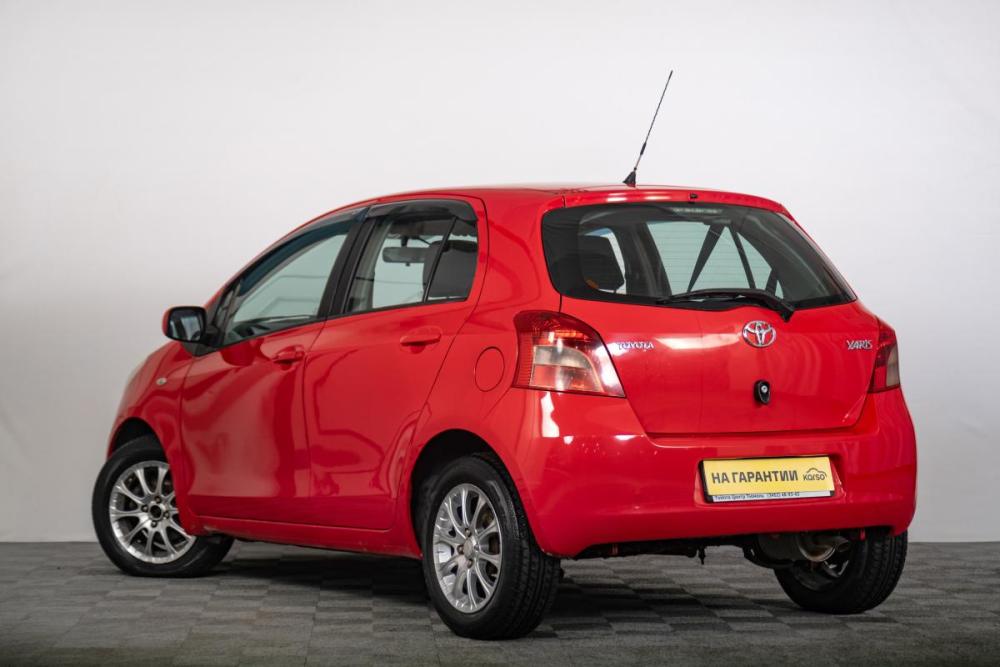 Toyota Yaris II Томск  - изображение 6