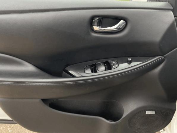 Nissan Leaf I (ZE0/AZE0) с пробегом 2013 года, цена 995 000 рублей, 133236 км, хэтчбек, Автокод Объявления