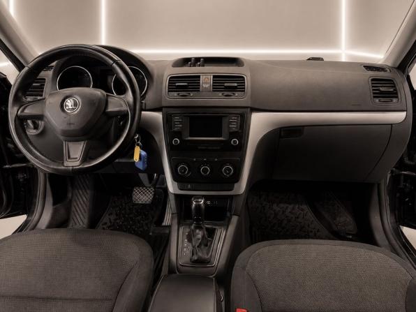 Skoda Yeti I Рестайлинг с пробегом 2015 года, цена 1 195 000 рублей, 199930 км, внедорожник, Автокод Объявления