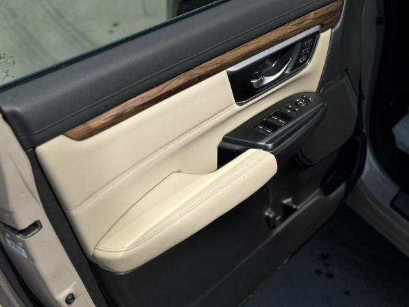 Honda CR-V V с пробегом 2017 года, цена 2 259 000 рублей, 98000 км, внедорожник, Автокод Объявления