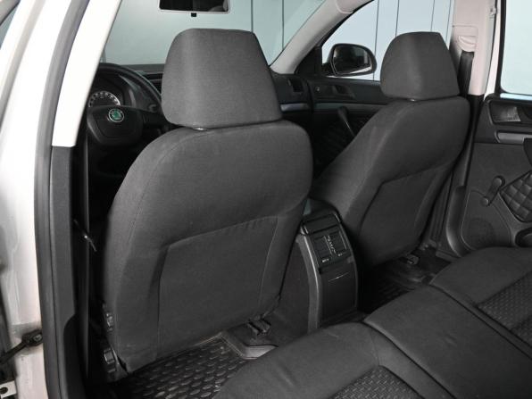 Skoda Octavia II (A5) Рестайлинг с пробегом 2011 года, цена 775 000 рублей, 168641 км, лифтбек, Автокод Объявления