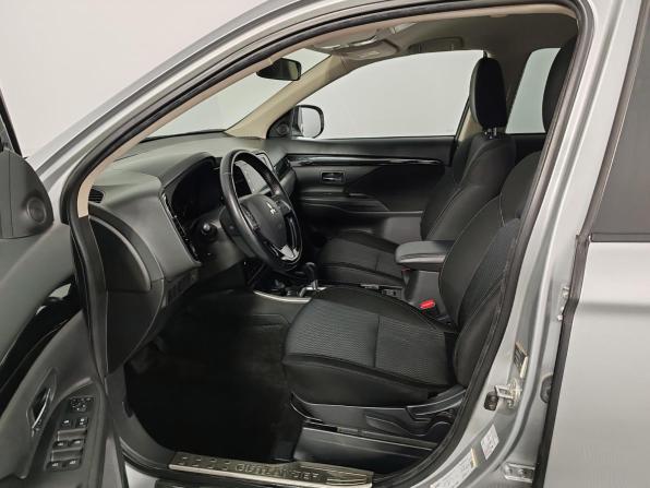 Mitsubishi Outlander III Рестайлинг 3 с пробегом 2019 года, цена 2 275 000 рублей, 67706 км, внедорожник, Автокод Объявления