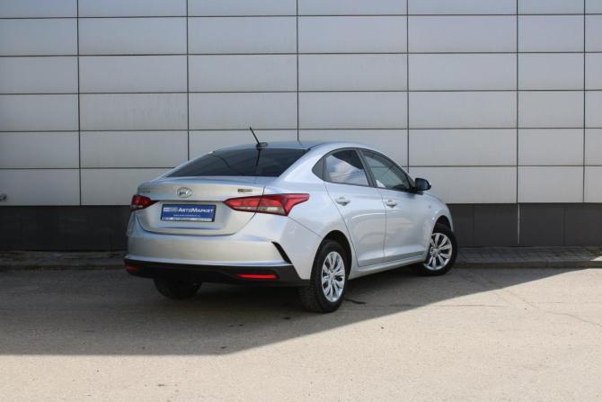 Hyundai Solaris II Рестайлинг с пробегом 2021 года, цена 1 585 000 рублей, 75162 км, седан, Автокод Объявления
