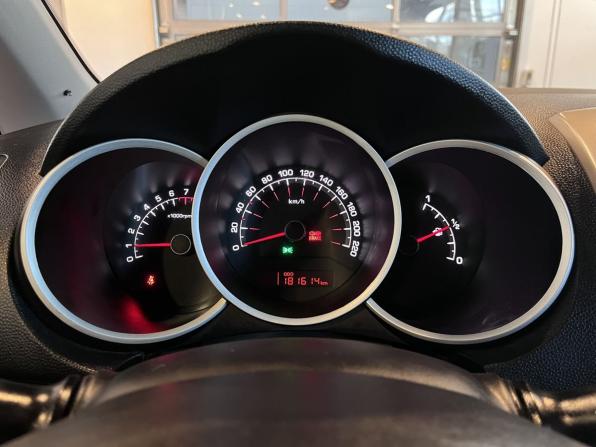 Kia Venga I с пробегом 2012 года, цена 557 000 рублей, 181610 км, компактвэн, Автокод Объявления