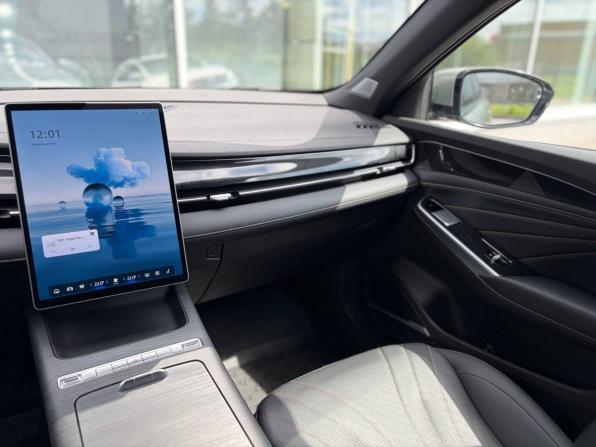 Geely Preface I с пробегом 2024 года, цена 2 720 000 рублей, 24460 км, седан, Автокод Объявления