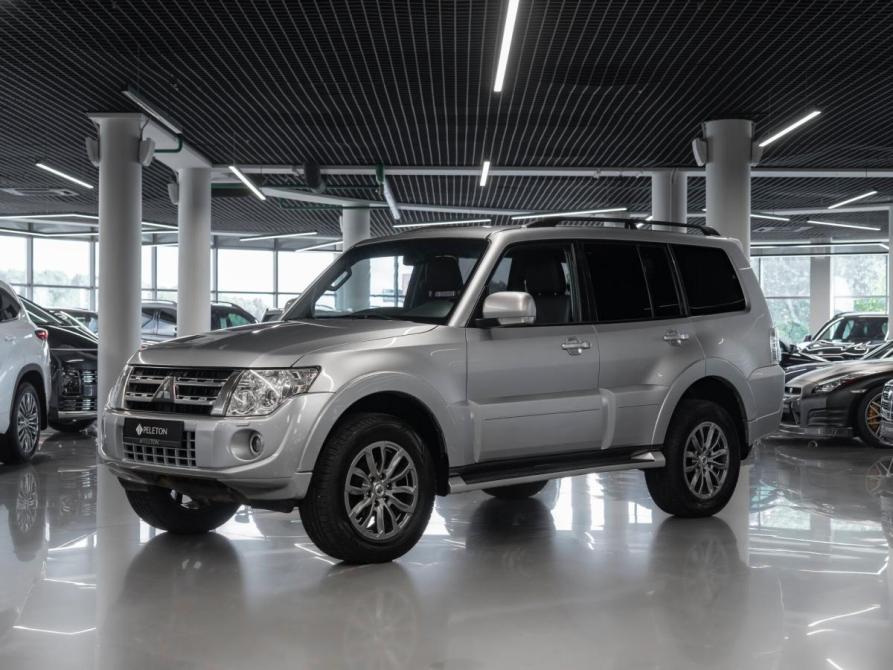 Mitsubishi Pajero IV Рестайлинг 1 Москва  - изображение 1