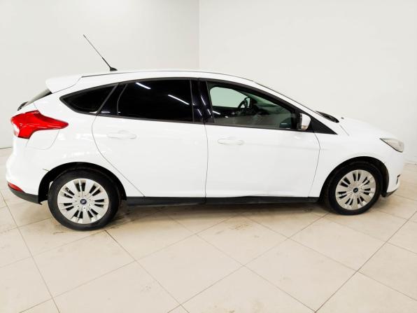 Ford Focus III Рестайлинг с пробегом 2015 года, цена 940 000 рублей, 133071 км, хэтчбек, Автокод Объявления