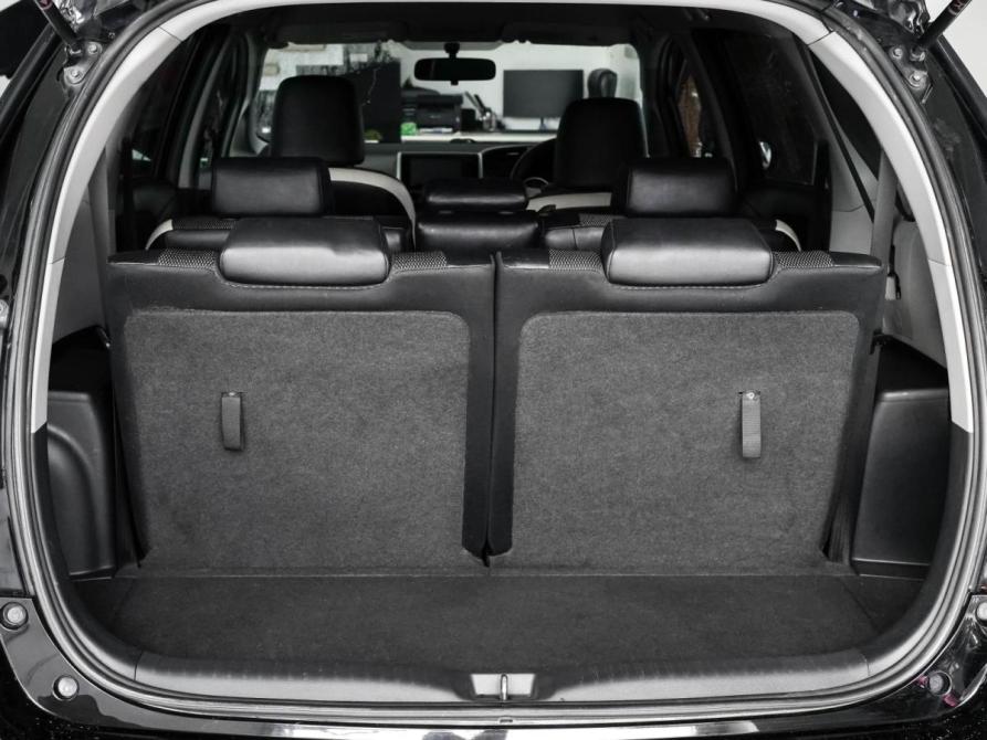 Toyota Wish II Рестайлинг Челябинск  - изображение 20