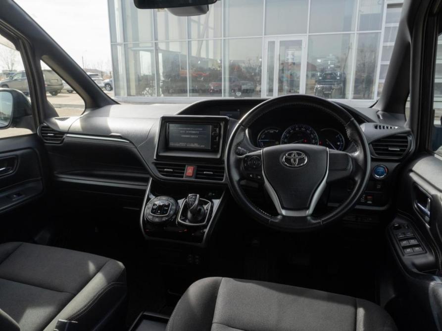 Toyota Esquire I Улан-Удэ  - изображение 11