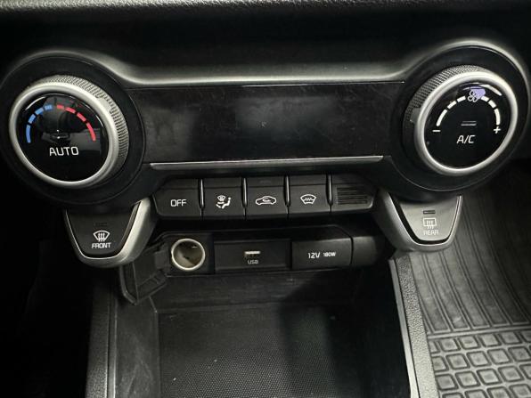 Kia Rio IV Рестайлинг с пробегом 2021 года, цена 1 387 000 рублей, 149053 км, хэтчбек, Автокод Объявления