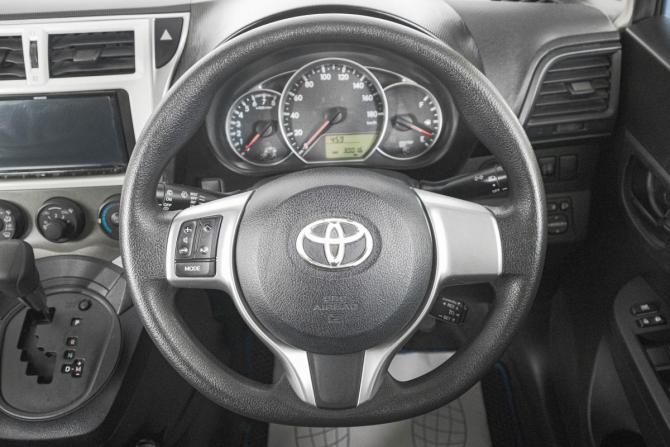 Toyota Ractis II с пробегом 2012 года, цена 919 000 рублей, 30000 км, хэтчбек, Автокод Объявления