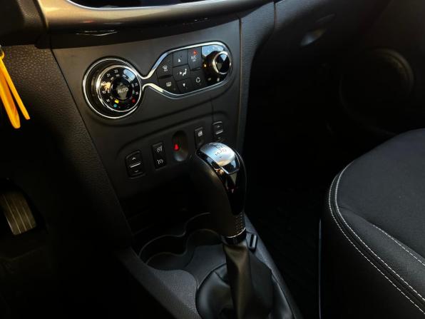 Renault Sandero II Рестайлинг с пробегом 2018 года, цена 1 071 000 рублей, 73133 км, хэтчбек, Автокод Объявления
