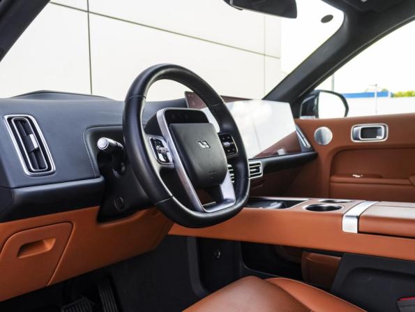 Li Auto (Lixiang) L9 I с пробегом 2023 года, цена 5 899 000 рублей, 39450 км, внедорожник, Автокод Объявления