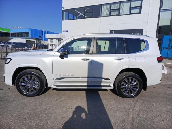 Toyota Land Cruiser 300 Series с пробегом 2025 года, цена 15 500 000 рублей, 5200 км, внедорожник, Автокод Объявления