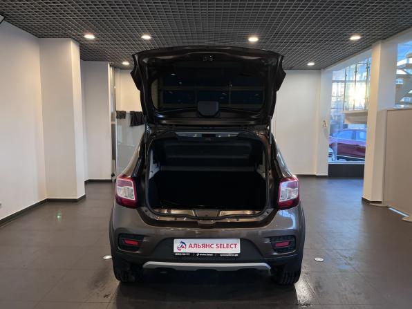 Renault Sandero II Рестайлинг с пробегом 2021 года, цена 1 290 000 рублей, 99010 км, хэтчбек, Автокод Объявления