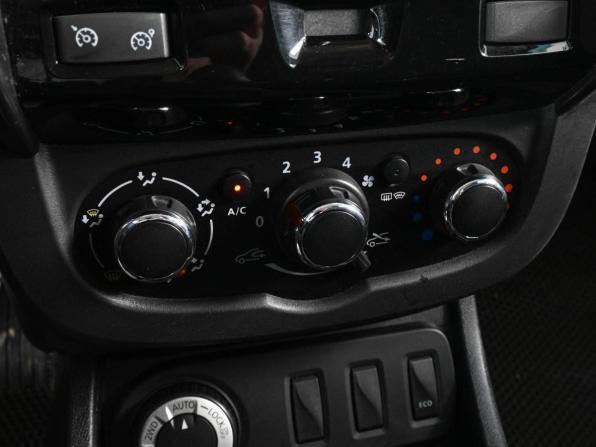 Renault Duster I Рестайлинг с пробегом 2016 года, цена 929 000 рублей, 248809 км, внедорожник, Автокод Объявления