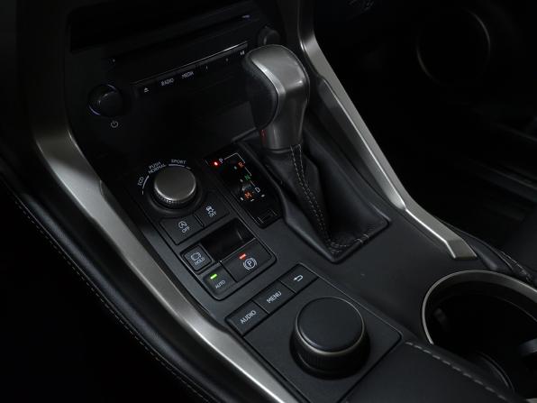 Lexus NX I с пробегом 2016 года, цена 2 290 000 рублей, 200000 км, внедорожник, Автокод Объявления