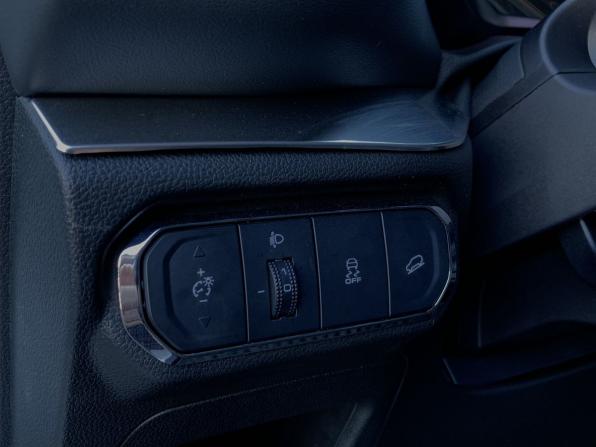Haval Jolion I с пробегом 2023 года, цена 1 859 000 рублей, 28498 км, внедорожник, Автокод Объявления
