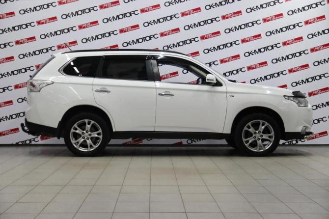 Mitsubishi Outlander III с пробегом 2014 года, цена 1 665 650 рублей, 275257 км, внедорожник, Автокод Объявления