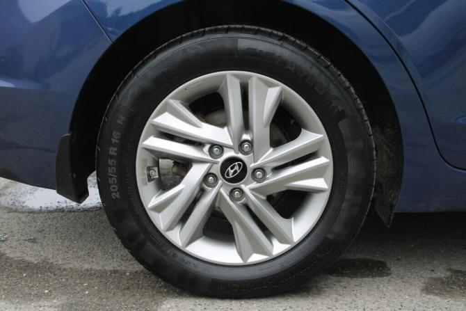 Hyundai Elantra VI (AD) Рестайлинг с пробегом 2019 года, цена 1 660 000 рублей, 112000 км, седан, Автокод Объявления