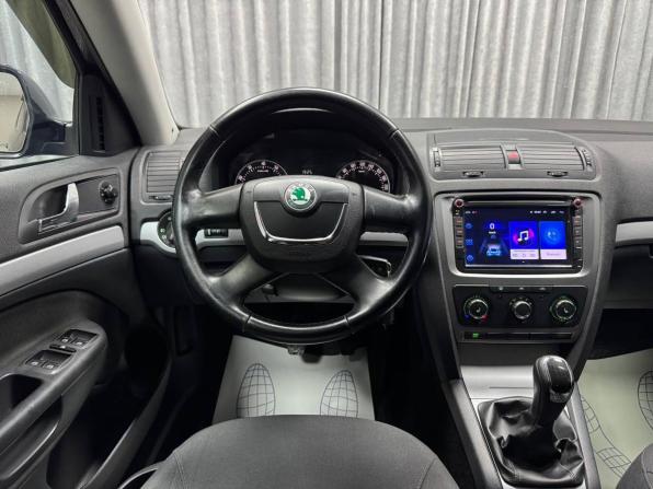 Skoda Octavia II (A5) Рестайлинг с пробегом 2013 года, цена 1 100 000 рублей, 139351 км, лифтбек, Автокод Объявления