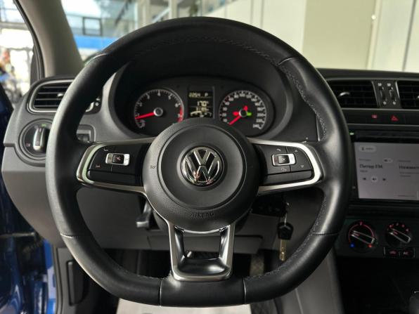 Volkswagen Polo V Рестайлинг с пробегом 2020 года, цена 1 550 000 рублей, 31189 км, седан, Автокод Объявления