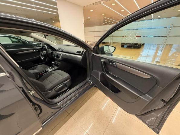 Volkswagen Passat B7 с пробегом 2012 года, цена 1 050 000 рублей, 210615 км, седан, Автокод Объявления