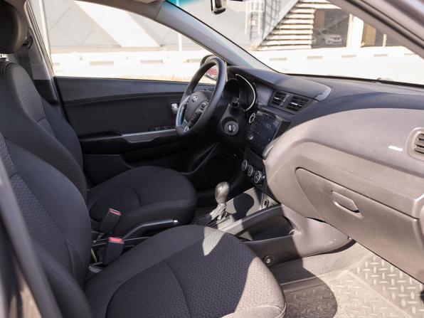 Kia Rio III Рестайлинг с пробегом 2017 года, цена 1 190 000 рублей, 104827 км, седан, Автокод Объявления