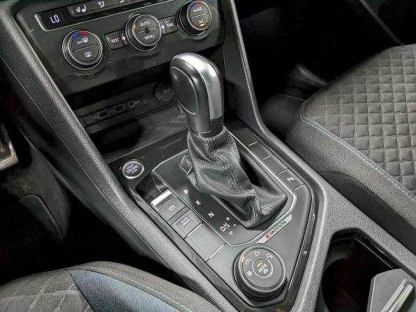 Volkswagen Tiguan II с пробегом 2019 года, цена 2 090 000 рублей, 125000 км, внедорожник, Автокод Объявления
