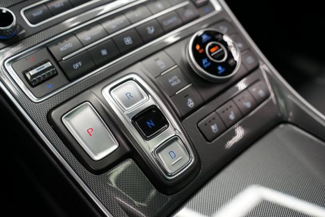 Hyundai Santa Fe IV Рестайлинг с пробегом 2021 года, цена 4 099 000 рублей, 77082 км, внедорожник, Автокод Объявления
