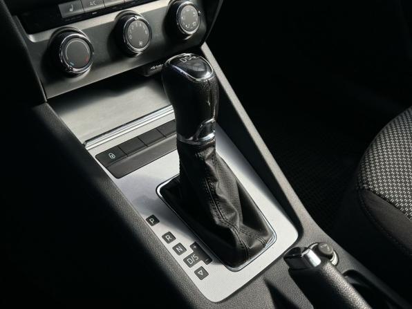 Skoda Octavia III (A7) с пробегом 2014 года, цена 1 019 000 рублей, 200409 км, лифтбек, Автокод Объявления