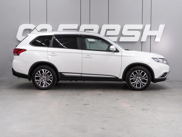 Mitsubishi Outlander III Рестайлинг 2 с пробегом 2015 года, цена 2 120 000 рублей, 97388 км, внедорожник, Автокод Объявления
